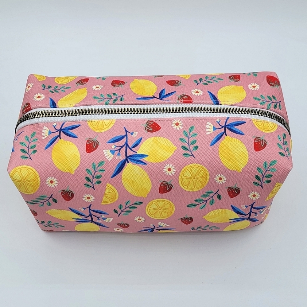 Cosmetic Bag with Lemon & Strawberry Print NWOT #525